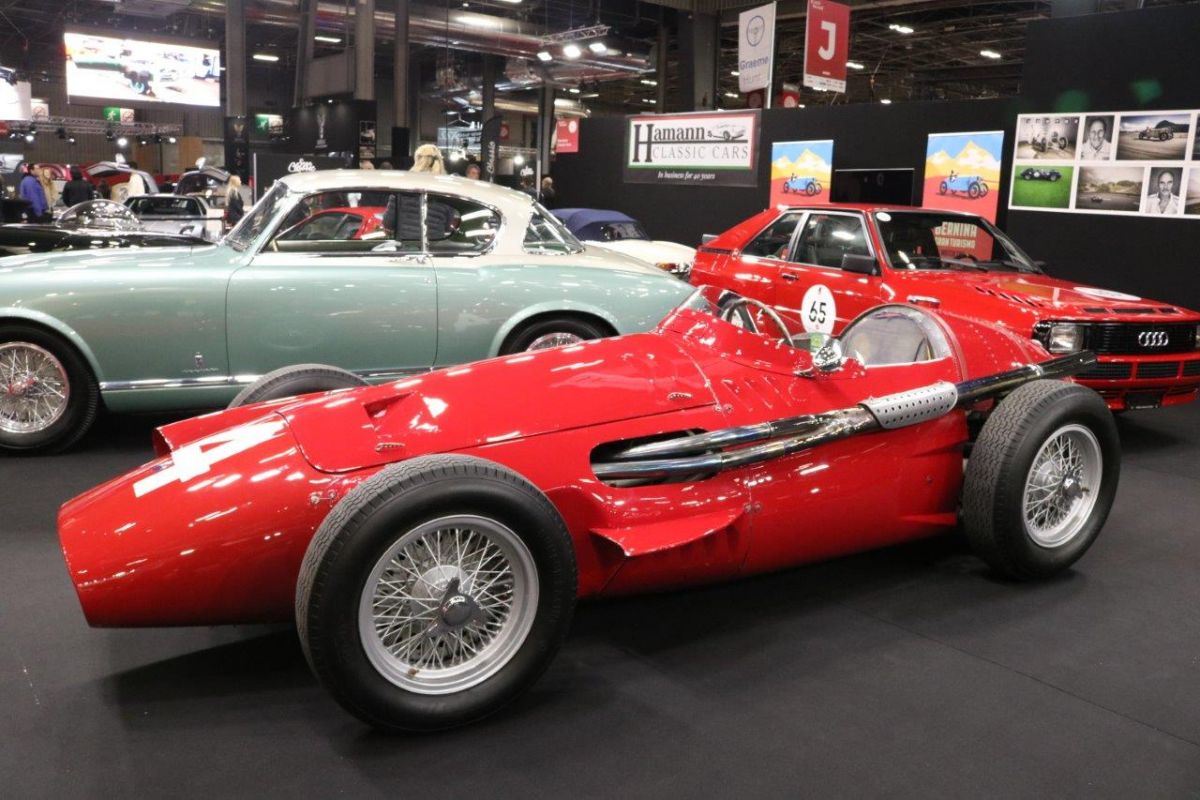 THE COLLECTOR CAR IN PARIS: RETROMOBILE 2020