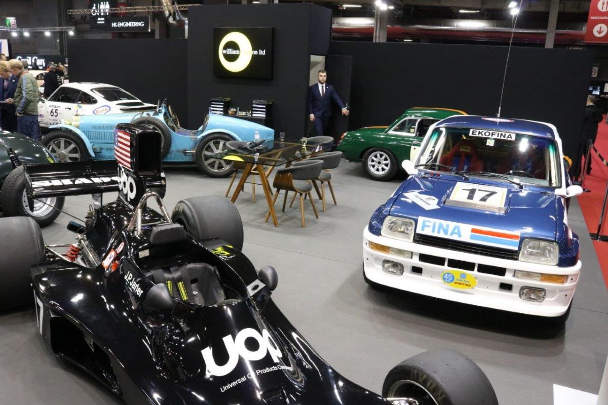 THE COLLECTOR CAR IN PARIS: RETROMOBILE 2020