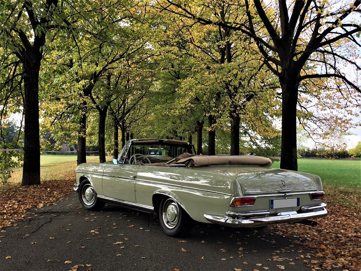 MERCEDES BENZ 300 SE CABRIOLET, ONE OF THE LARGEST CARS IN THE HISTORY BERCEDES BENZ, NOBLE RELIABLE AND CONFORTABLE