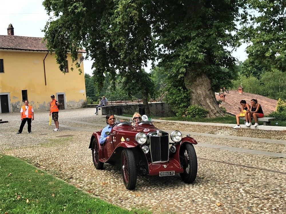 HISTORIC CARS AT MORIMONDO: THE JOY OF SHARING EMOTIONS IN ONE OF THE MOST BEAUTIFUL PLACES IN LOMBARDY
