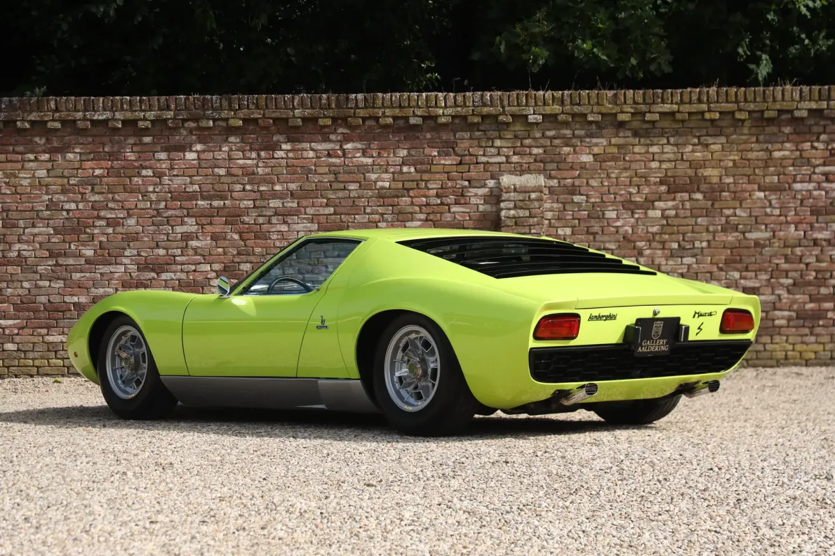 Lamborghini Miura P400 S formerly owned by Italian film critic and director Renzo Renzi.