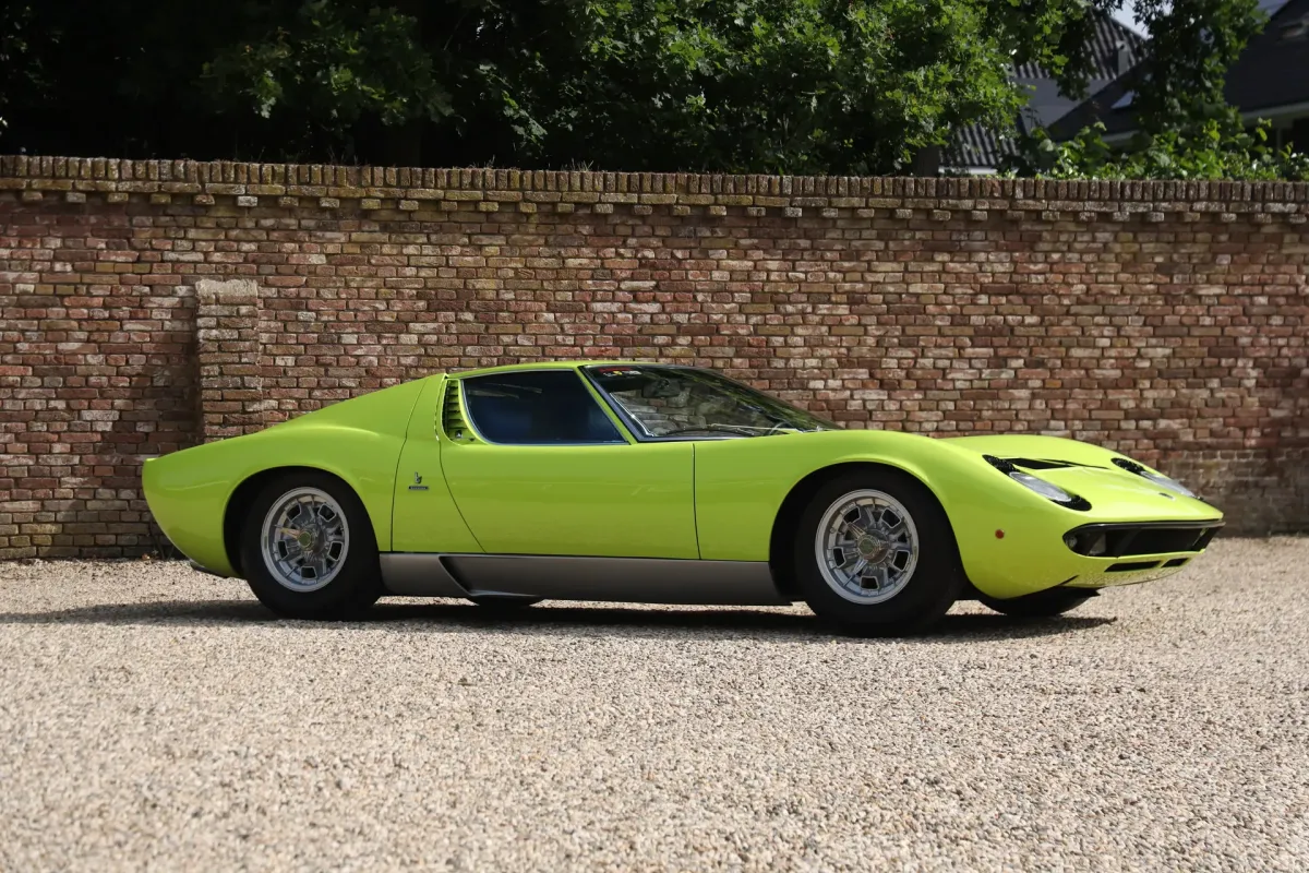 Lamborghini Miura P400 S formerly owned by Italian film critic and director Renzo Renzi.