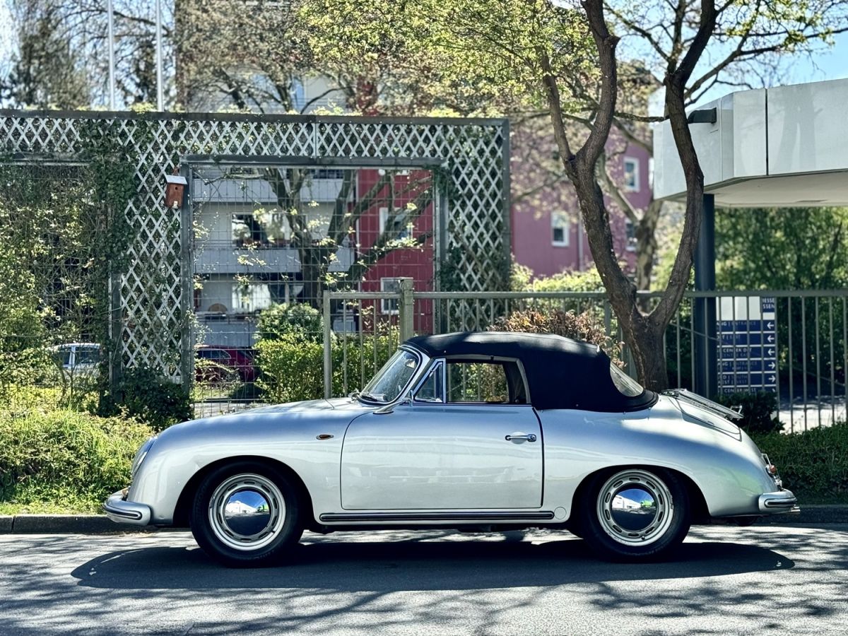  Porsche 356 A 1600 Cabriolet protagonist at the OldCar24 stand at Techno Classica Essen 2025