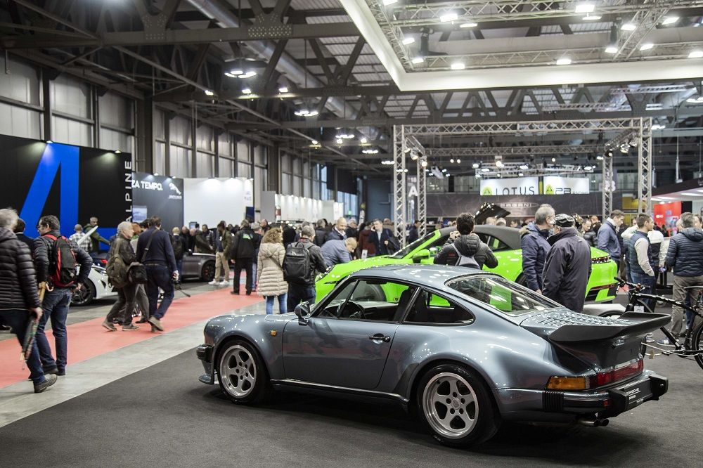 Inaugurata oggi la nona edizione di Milano AutoClassica  con le auto da sogno di ieri e di oggi:  grande affluenza di pubblico, numerosi i giovani