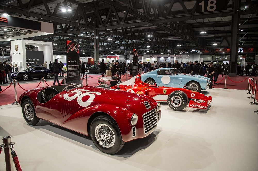 Inaugurata oggi la nona edizione di Milano AutoClassica  con le auto da sogno di ieri e di oggi:  grande affluenza di pubblico, numerosi i giovani