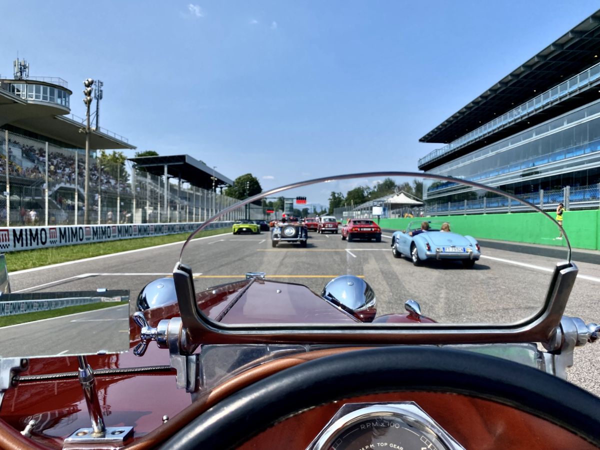 President Geronimo La Russa organised a big party for the 120th anniversary of ACI Milano during the passage of the 1000 Miglia
