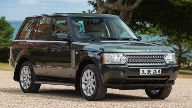 Queen Elizabeth II's Range Rover Supercharged Vogue SE sold at auction for £175,500.