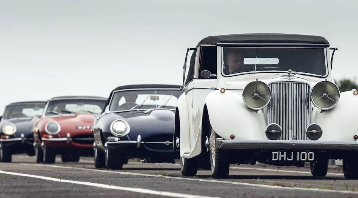 TWO IMPORTANT EVENTS IN ENGLAND: THE JUBILEE OF QUEEN ELIZABETH II AND THE CENTENARY OF THE JAGUAR BRAND