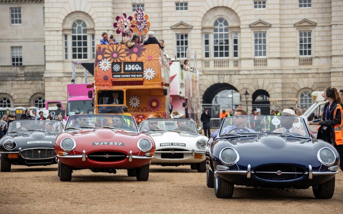 TWO IMPORTANT EVENTS IN ENGLAND: THE JUBILEE OF QUEEN ELIZABETH II AND THE CENTENARY OF THE JAGUAR BRAND