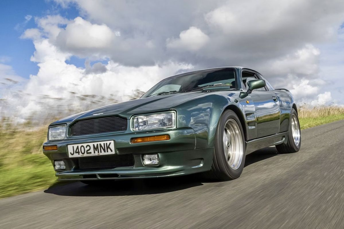Classicmobilia: the dealership founded by Keith Riddington, a great Aston Martin expert