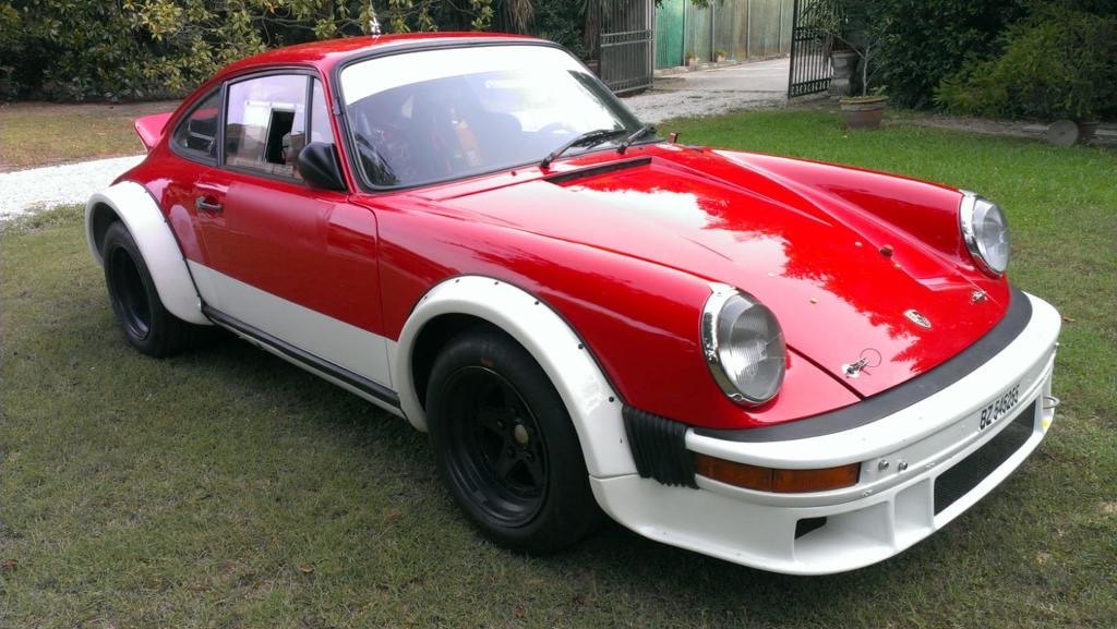 PORSCHE 911