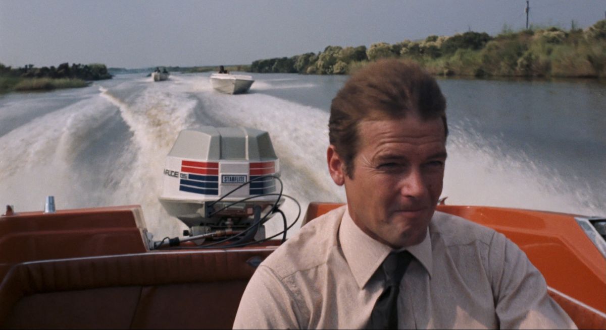 Glastron GT 150, 007's boat used in the film "Live and Let Die"