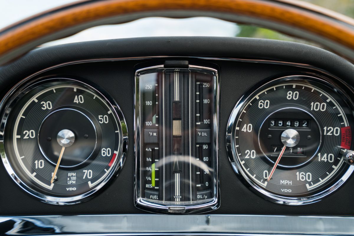TRAVELING WITH THE WIND IN YOUR HAIR MERCEDES-BENZ 300 SL 1959