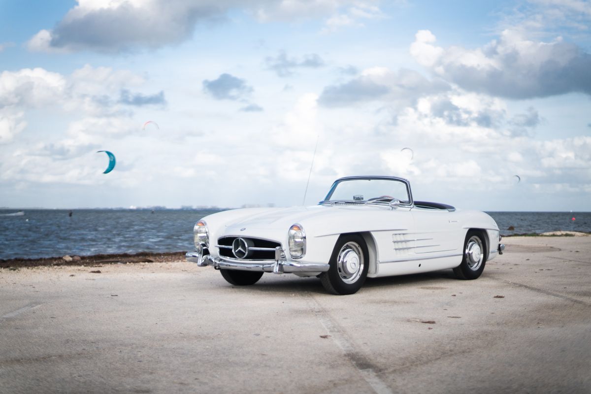 TRAVELING WITH THE WIND IN YOUR HAIR MERCEDES-BENZ 300 SL 1959