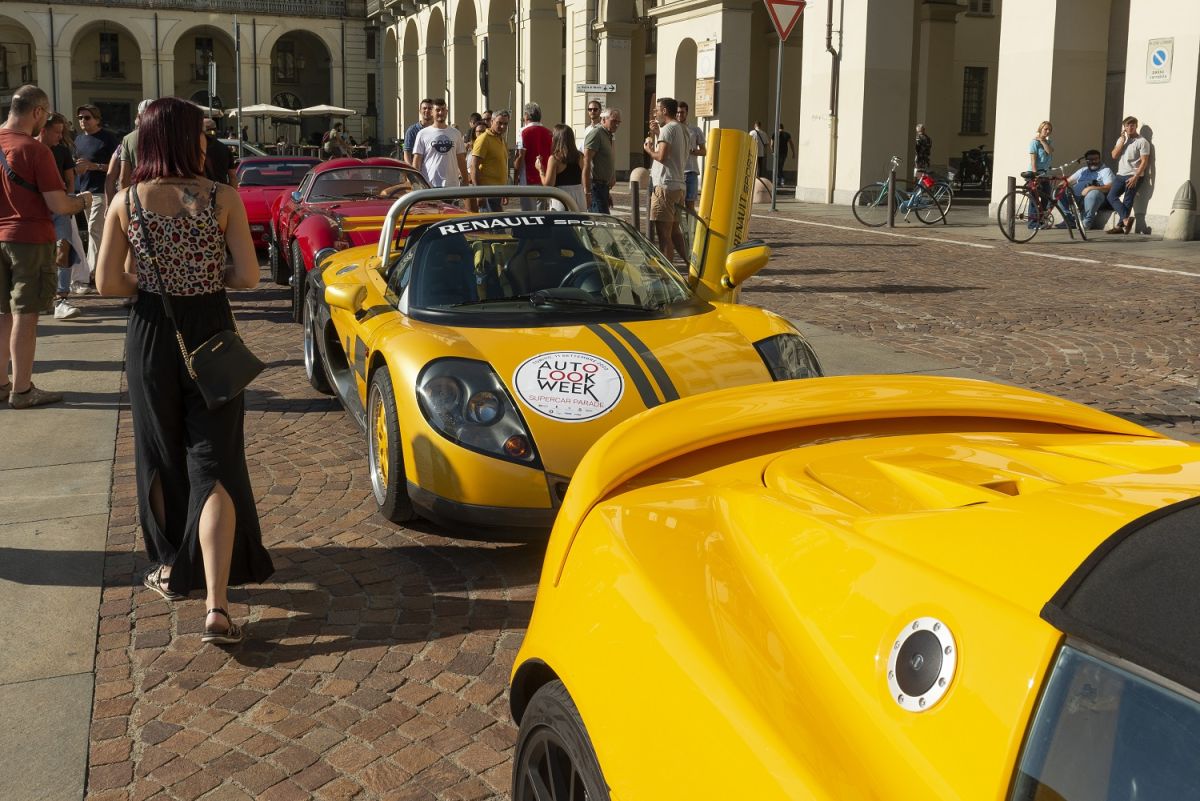 THE 1st AUTOLOOK WEEK CLOSES WITH A TRIUMPH OF PARTICIPANTS, A CROWD IN SAN CARLO SQUARE TAKES IN SUPERCAR PARADE