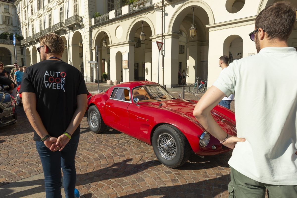THE 1st AUTOLOOK WEEK CLOSES WITH A TRIUMPH OF PARTICIPANTS, A CROWD IN SAN CARLO SQUARE TAKES IN SUPERCAR PARADE