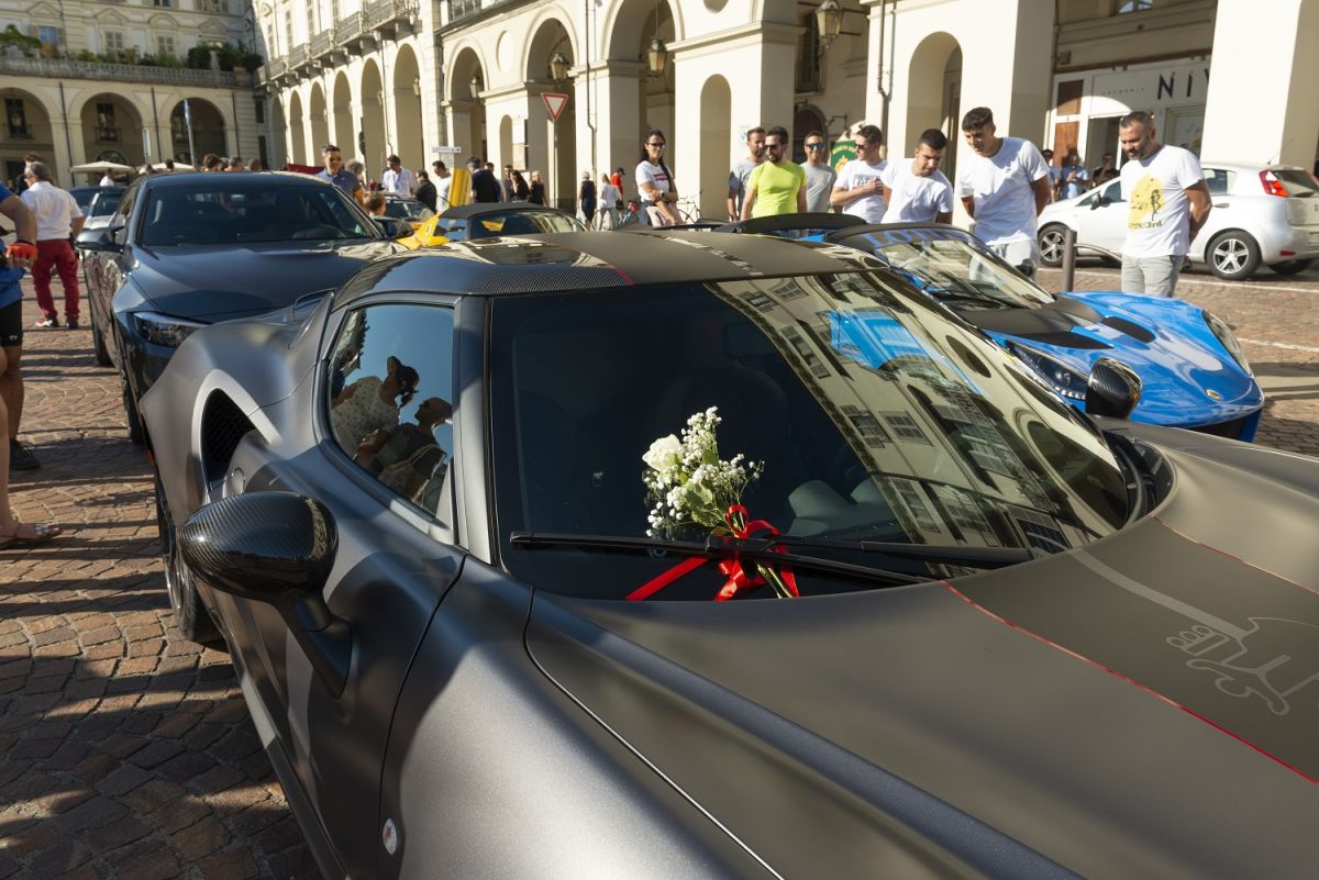 THE 1st AUTOLOOK WEEK CLOSES WITH A TRIUMPH OF PARTICIPANTS, A CROWD IN SAN CARLO SQUARE TAKES IN SUPERCAR PARADE