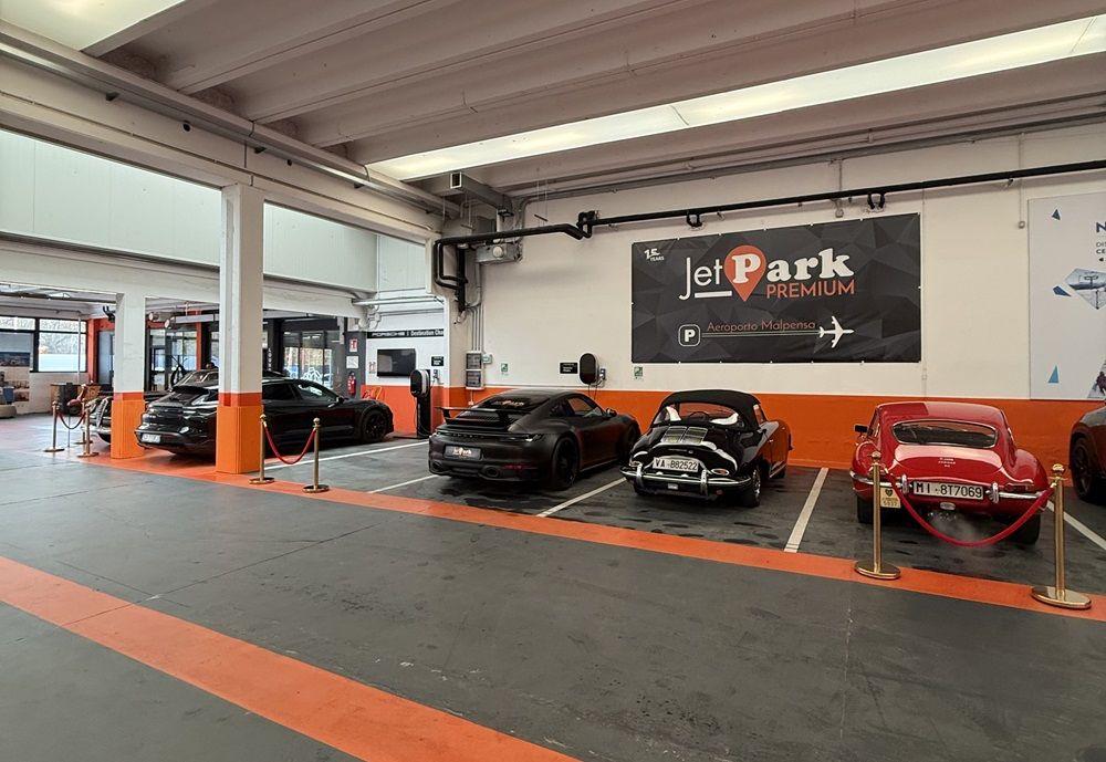 OldCar24 opens a partnership with JETPark Malpensa, designed for all collectors of vintage cars and supercars
