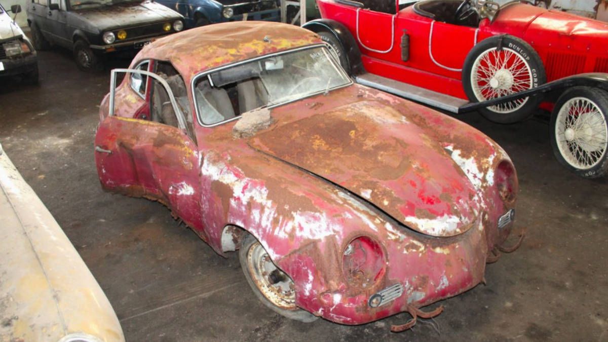 81 HISTORICAL CARS FOUND IN THE WOODS