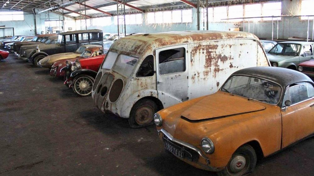 81 HISTORICAL CARS FOUND IN THE WOODS