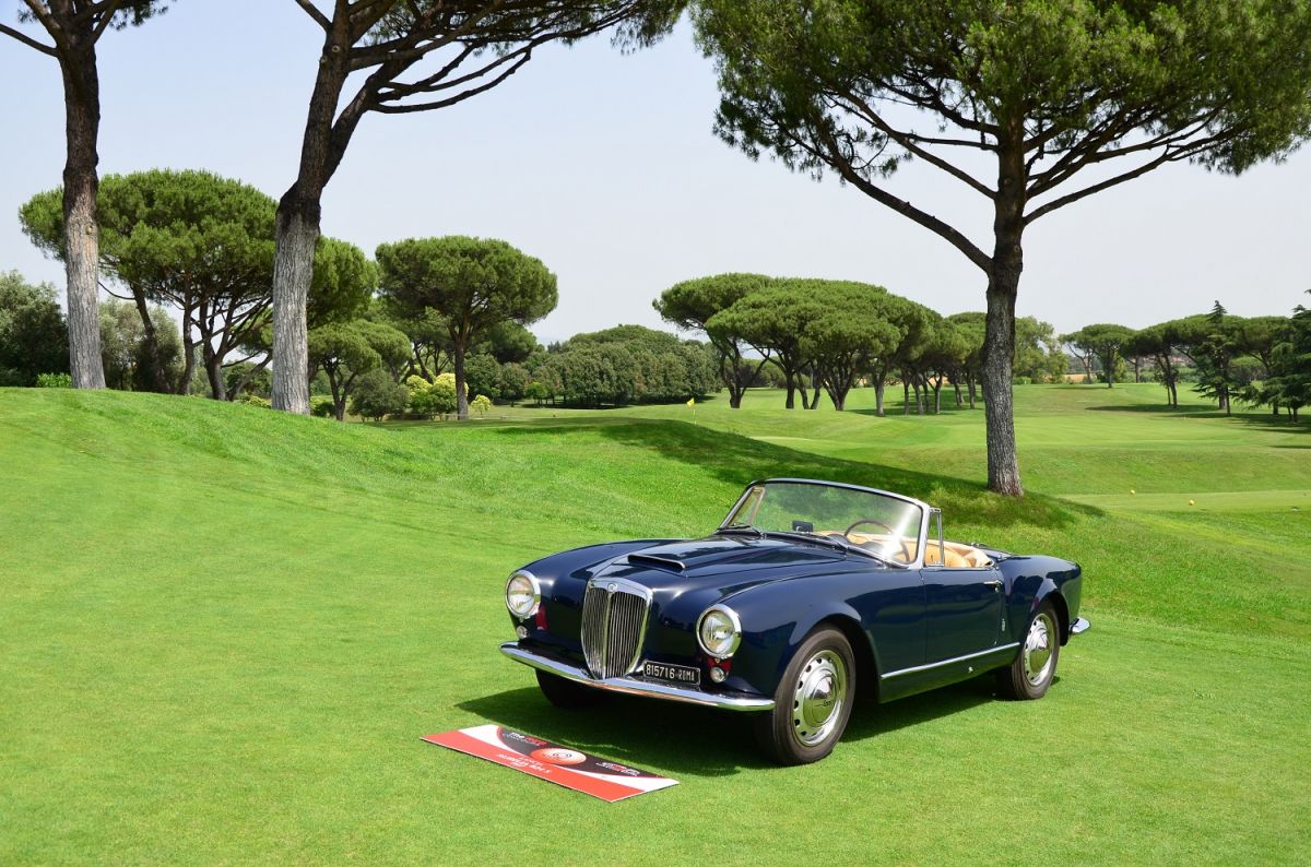 "Beautiful as Rome', the Ferrari 250 GT California wins