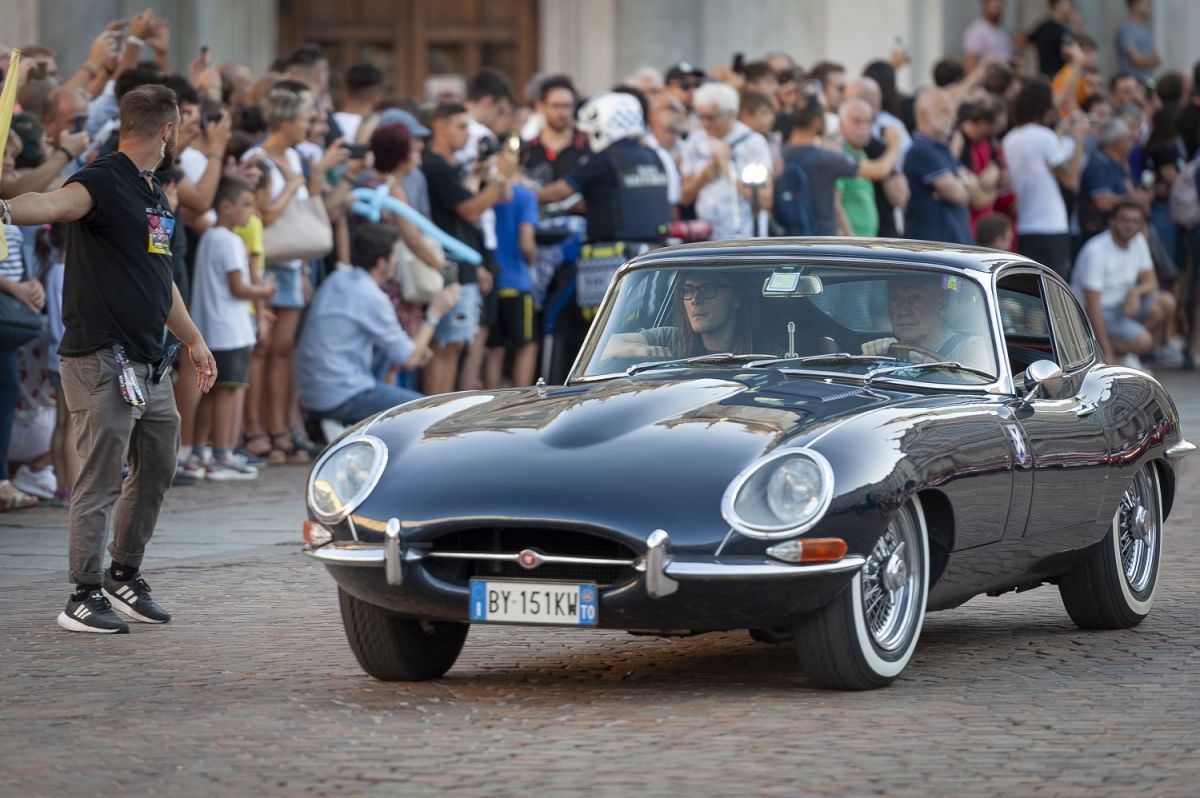 THE 1st AUTOLOOK WEEK CLOSES WITH A TRIUMPH OF PARTICIPANTS, A CROWD IN SAN CARLO SQUARE TAKES IN SUPERCAR PARADE