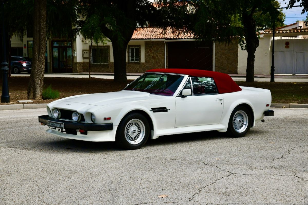 Classicmobilia: the dealership founded by Keith Riddington, a great Aston Martin expert