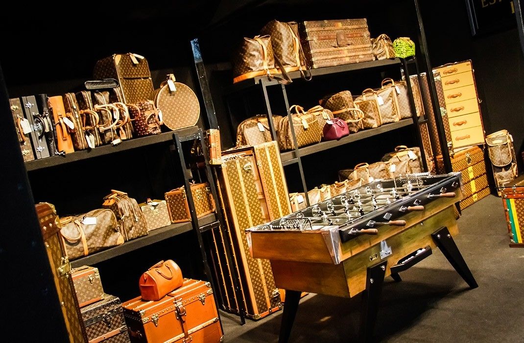 What does the exhibition Auto Moto d'Epoca Bologna offer to fans of original design, all things vintage and impeccable craftsmanship?