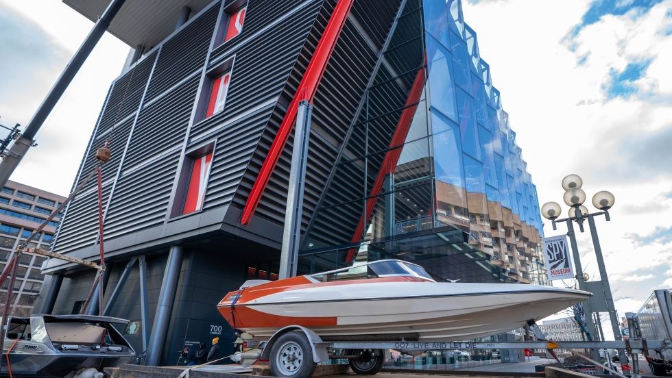 Glastron GT 150, 007's boat used in the film "Live and Let Die"